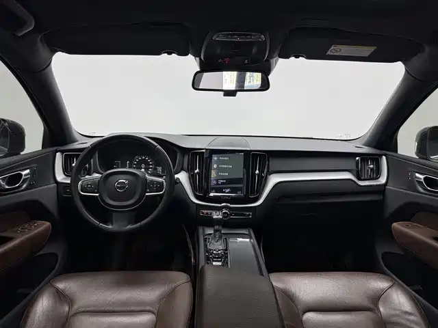 Volvo XC60 — фото 5