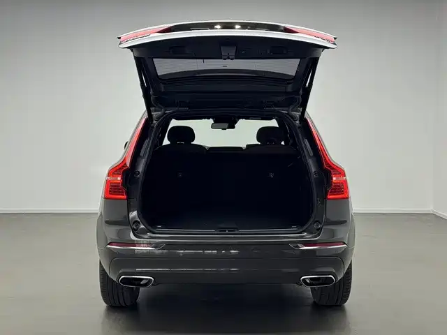 Volvo XC60 — фото 10
