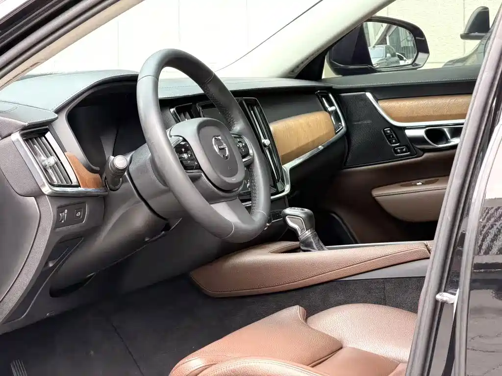Volvo S90 — фото 4