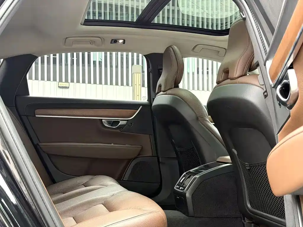 Volvo S90 — фото 7