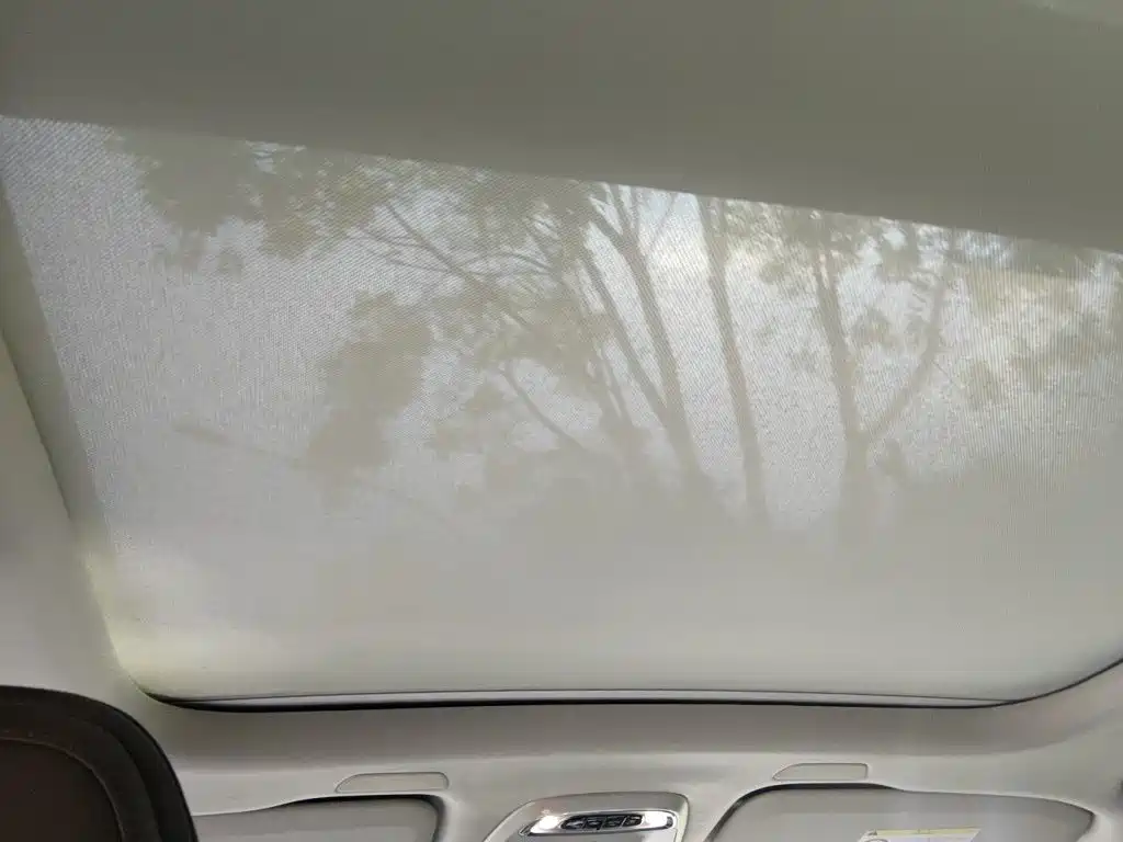 Volvo XC60 — фото 21