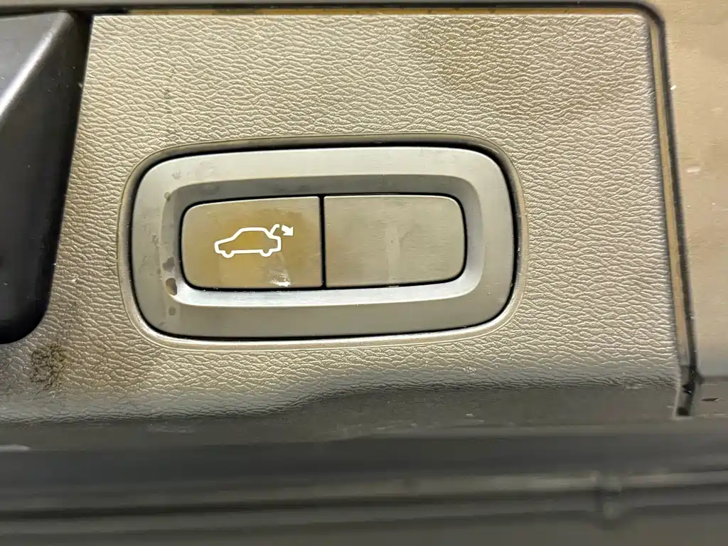 Volvo XC60 — фото 22