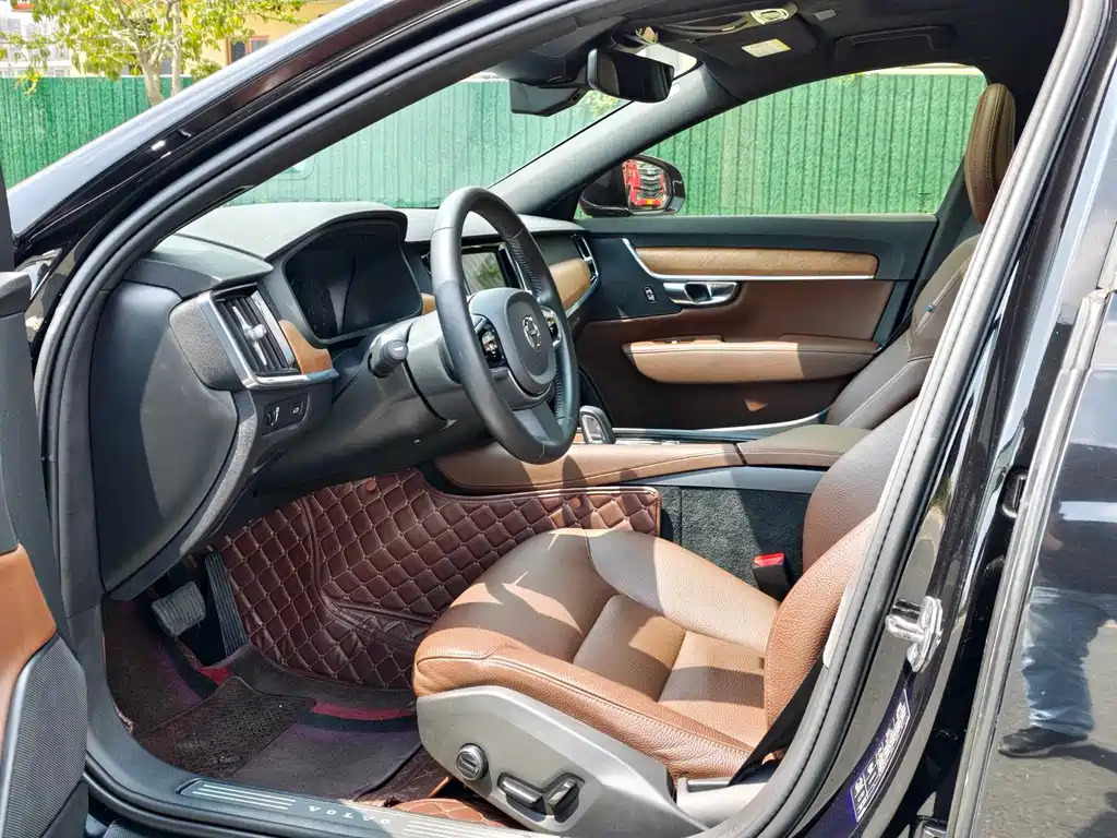 Volvo S90 — фото 9