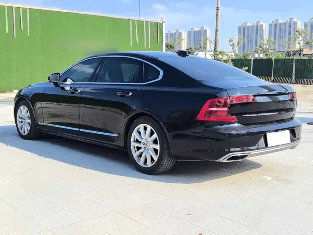 Volvo S90 — фото 9