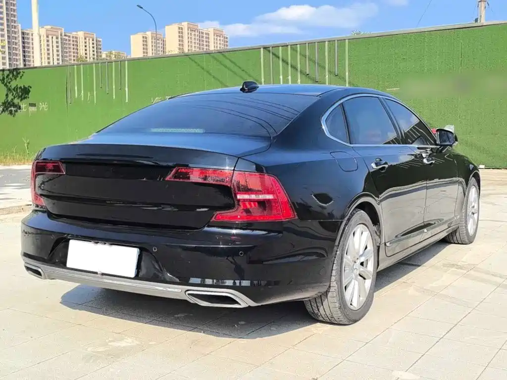 Volvo S90 — фото 10