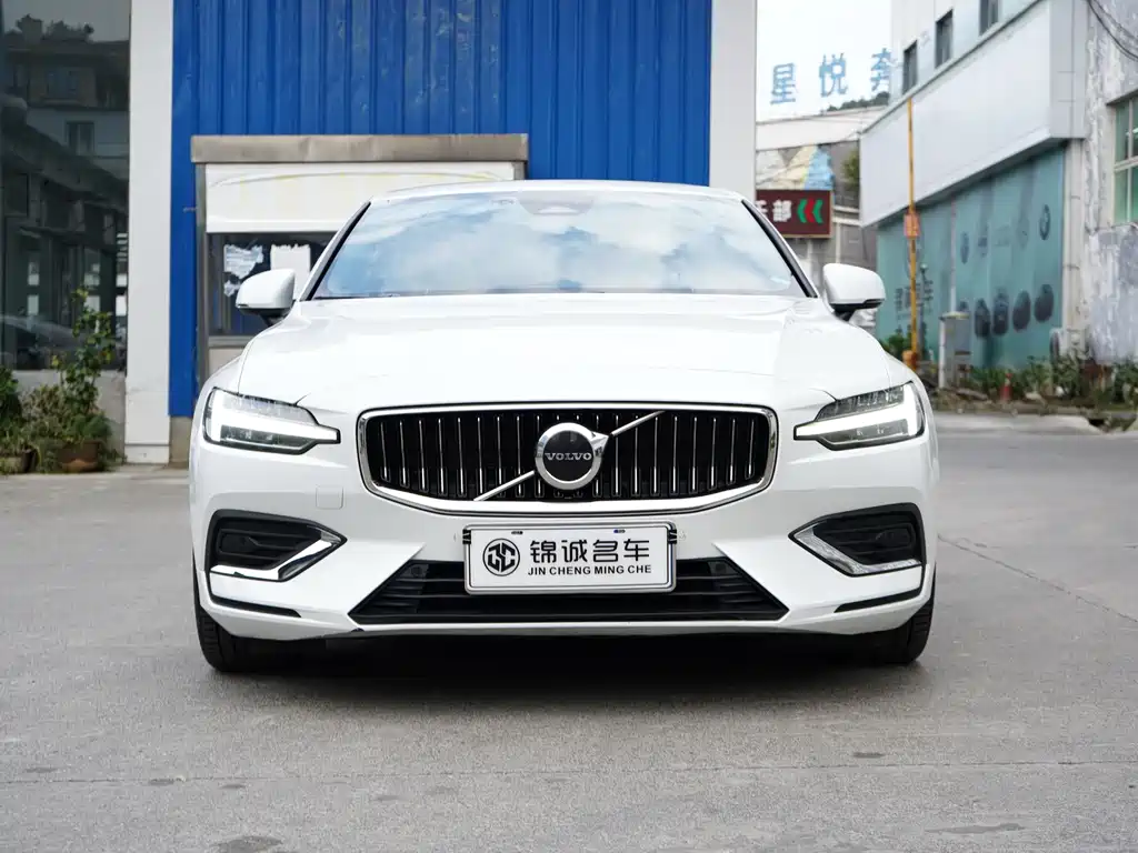Volvo S60 — фото 2