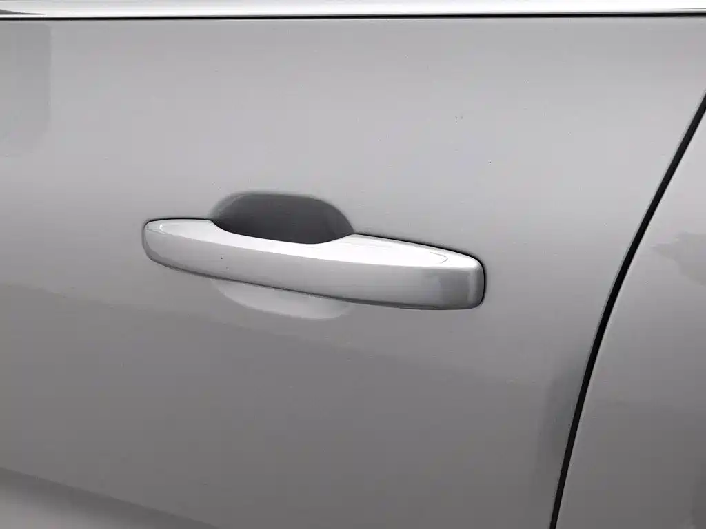 Volvo XC60 — фото 18