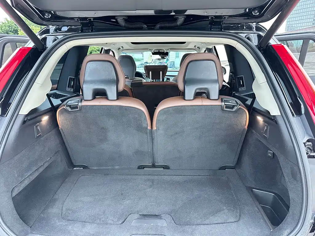 Volvo XC90 — фото 10
