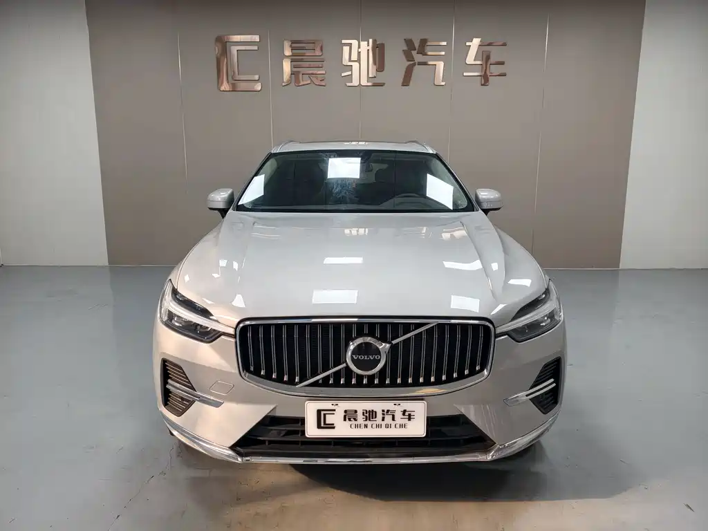 Volvo XC60 — фото 2