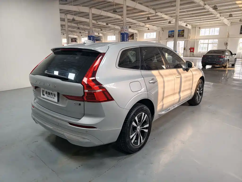 Volvo XC60 — фото 4
