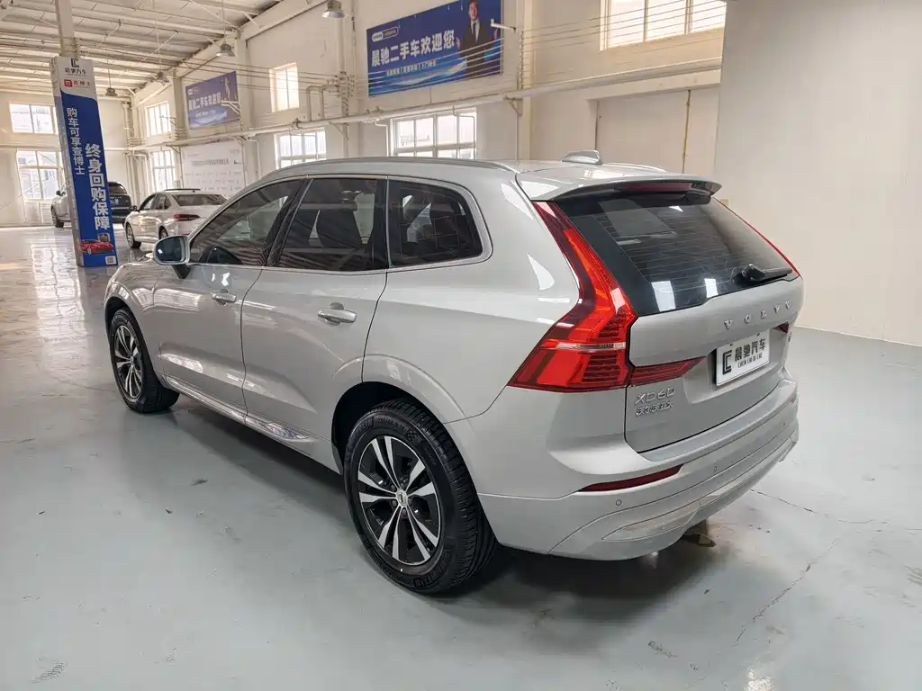 Volvo XC60 — фото 6