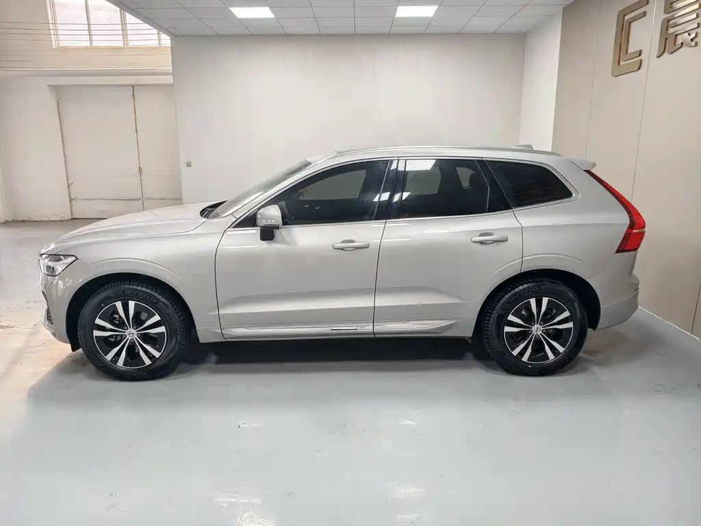 Volvo XC60 — фото 7