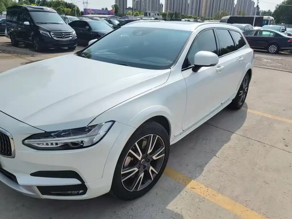 Volvo V90 — фото 2