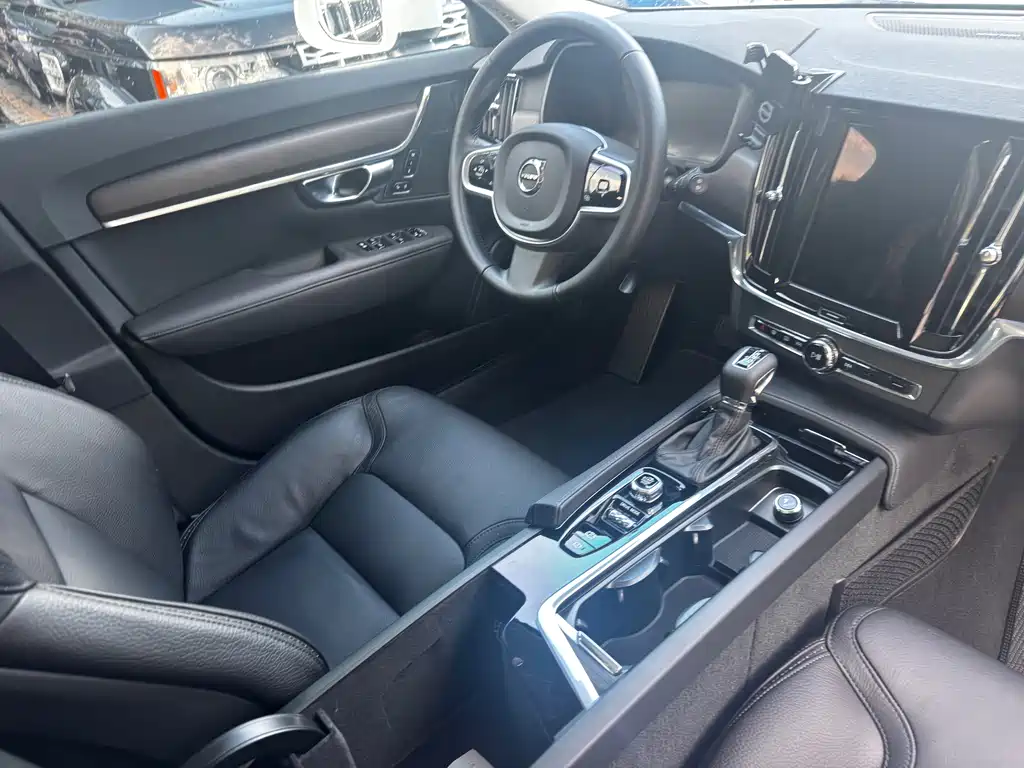 Volvo V90 — фото 14