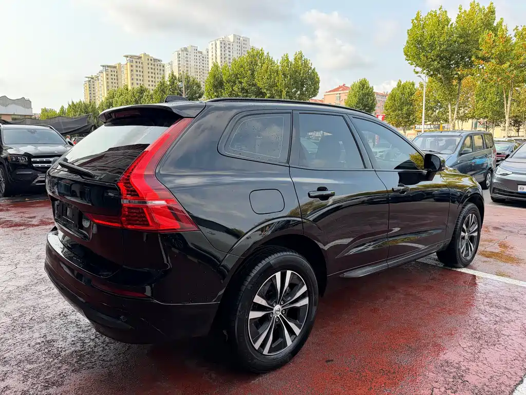 Volvo XC60 — фото 6