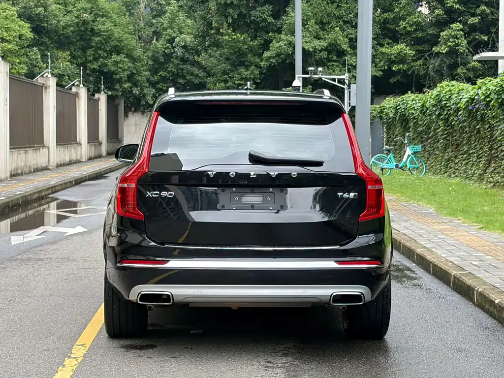 Volvo XC90 — фото 10