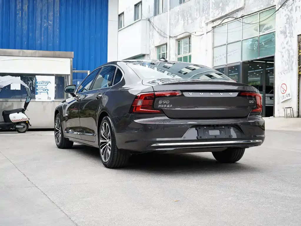 Volvo S90 — фото 5