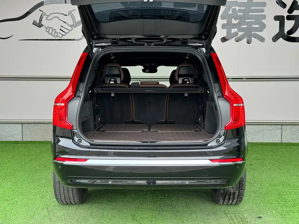 Volvo XC90 — фото 11