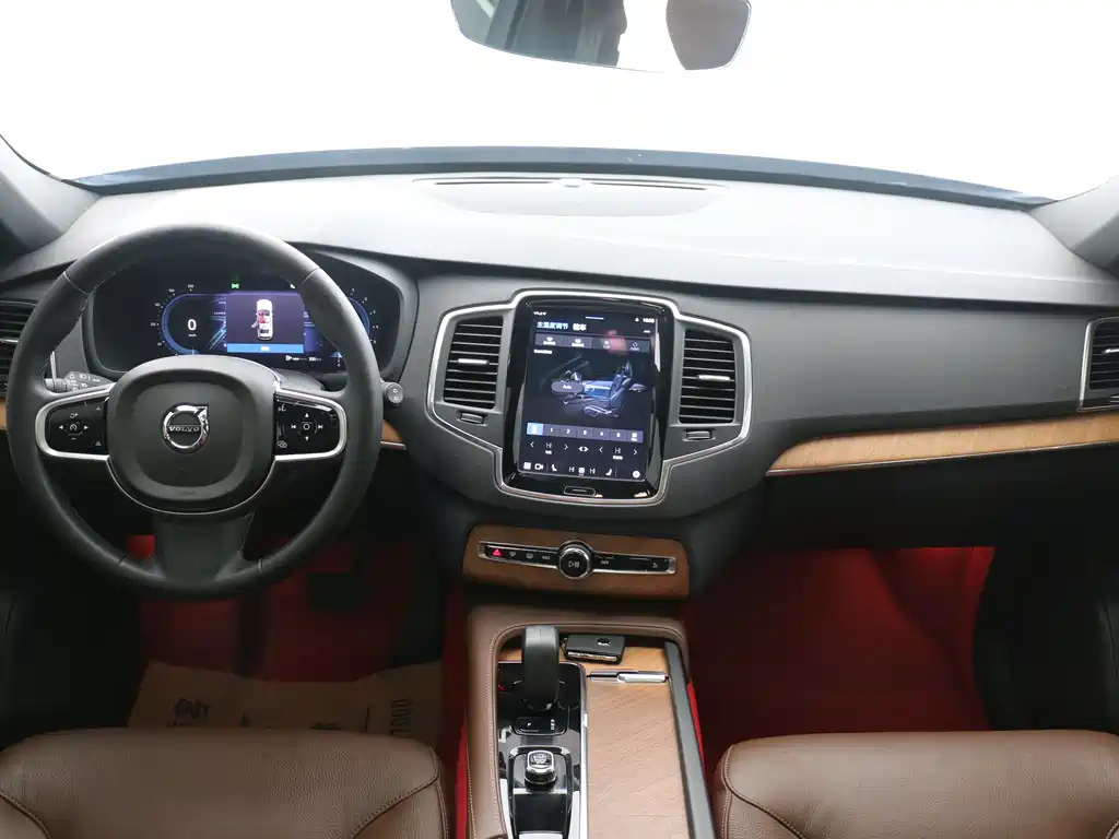 Volvo XC90 — фото 11