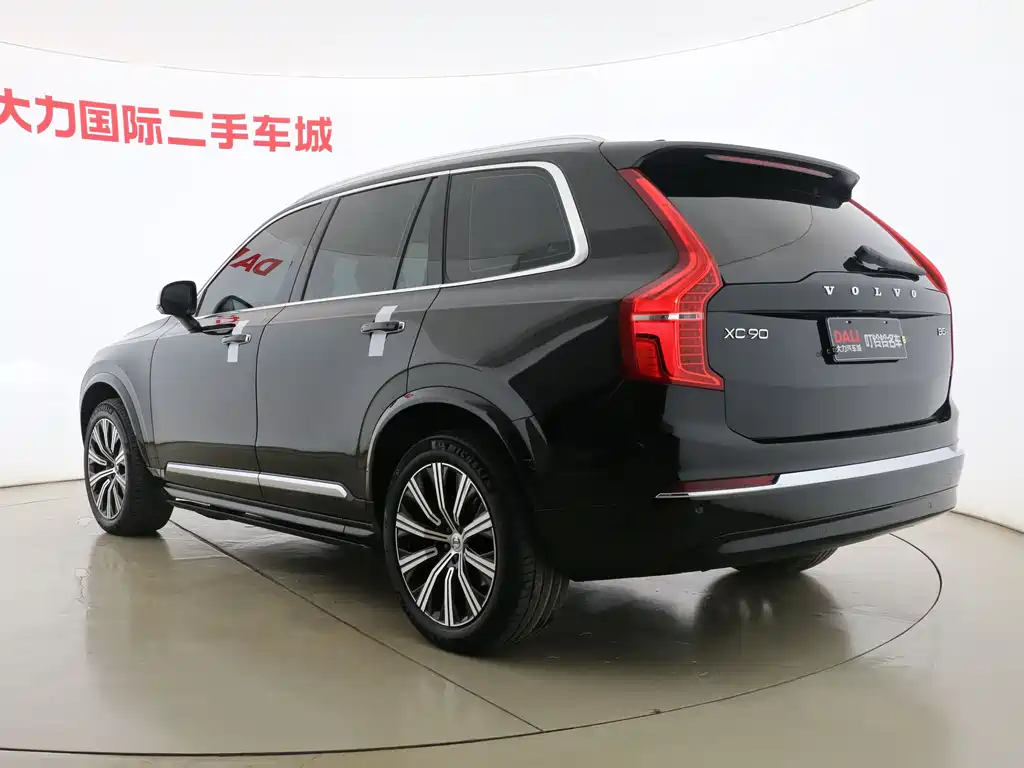 Volvo XC90 — фото 14
