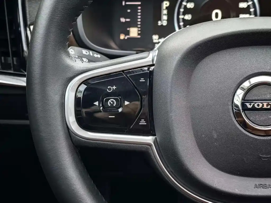 Volvo S90 — фото 11