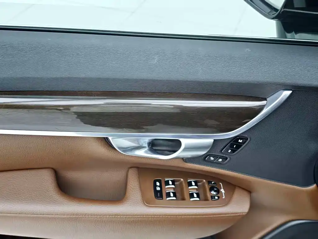 Volvo S90 — фото 14