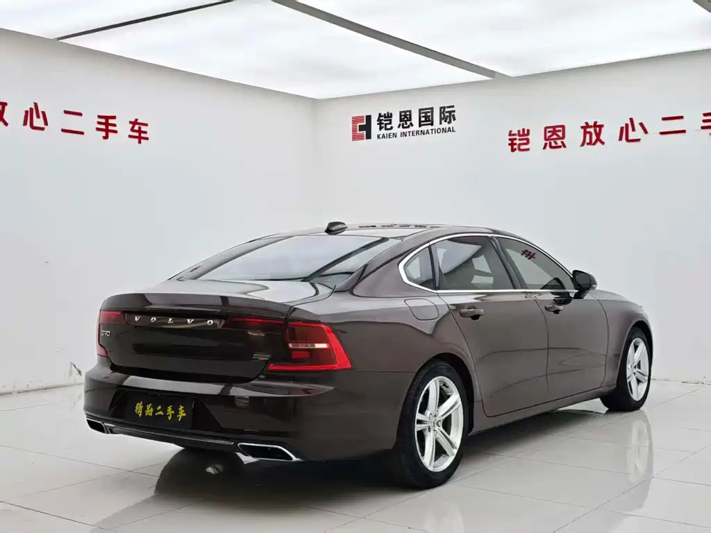 Volvo S90 — фото 19