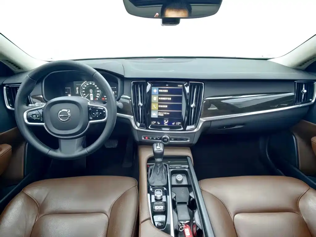 Volvo S90 — фото 22