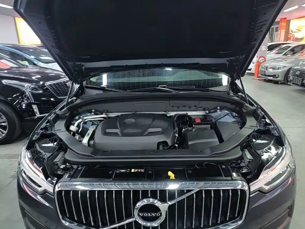 Volvo XC60 — фото 20