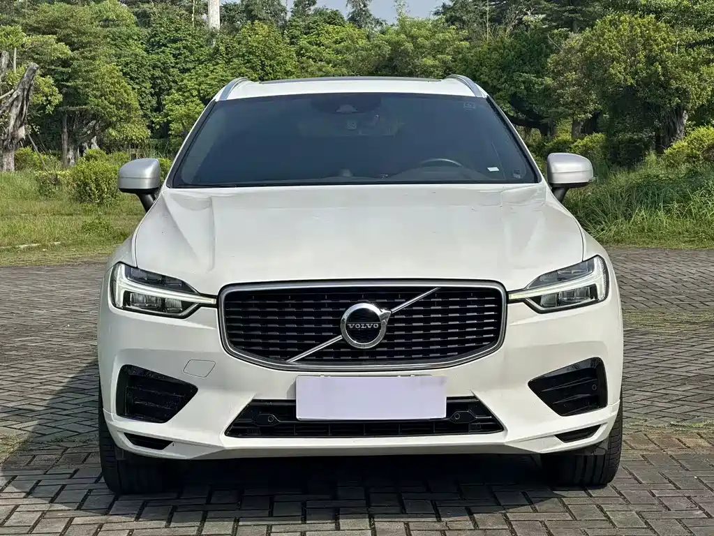 Volvo XC60 — фото 2