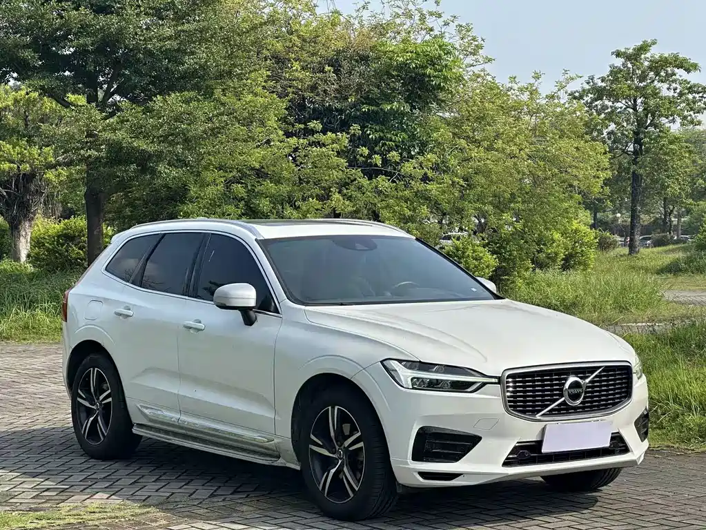 Volvo XC60 — фото 3