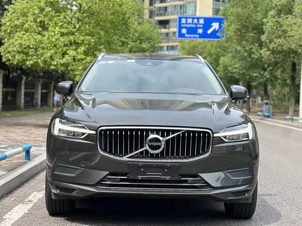 Volvo XC60 — фото 2