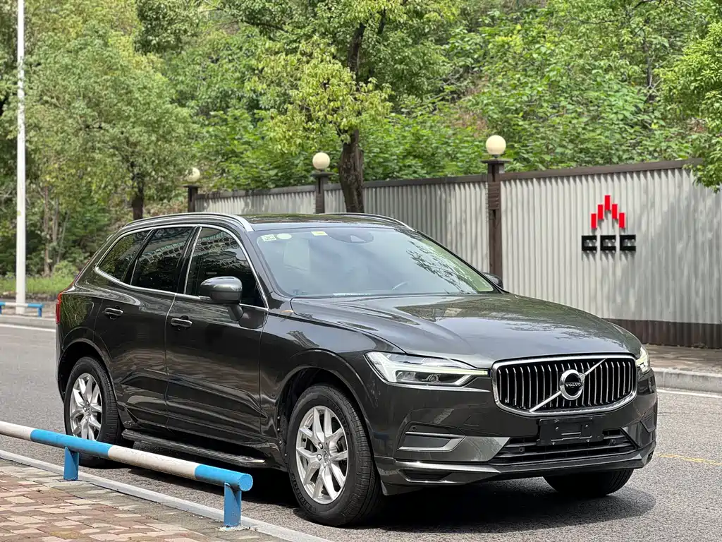 Volvo XC60 — фото 3