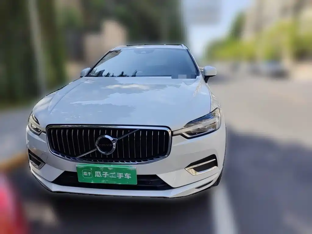 Volvo XC60 — фото 23