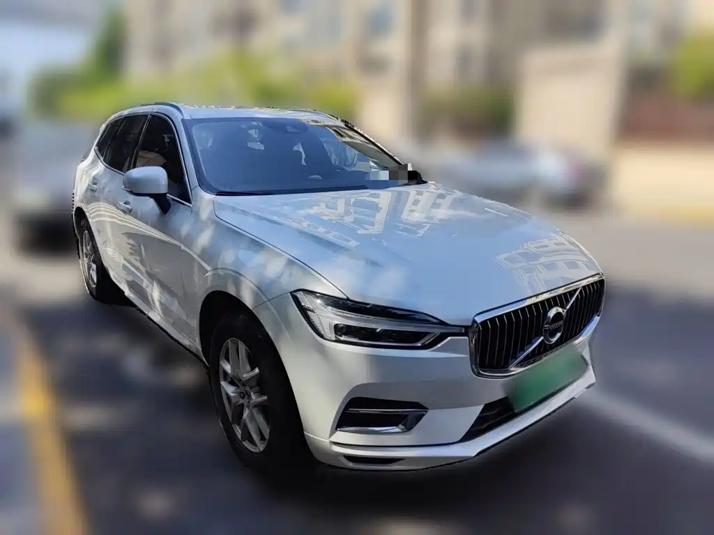 Volvo XC60 — фото 24