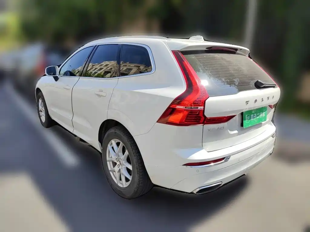 Volvo XC60 — фото 25
