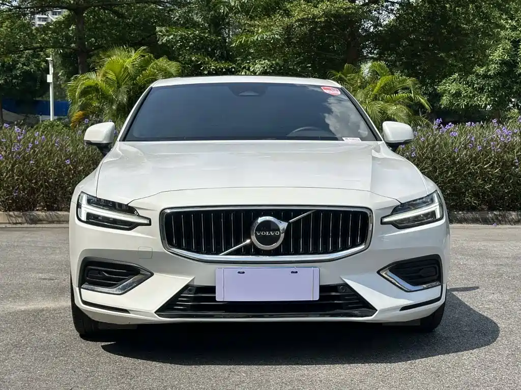 Volvo S60 — фото 2
