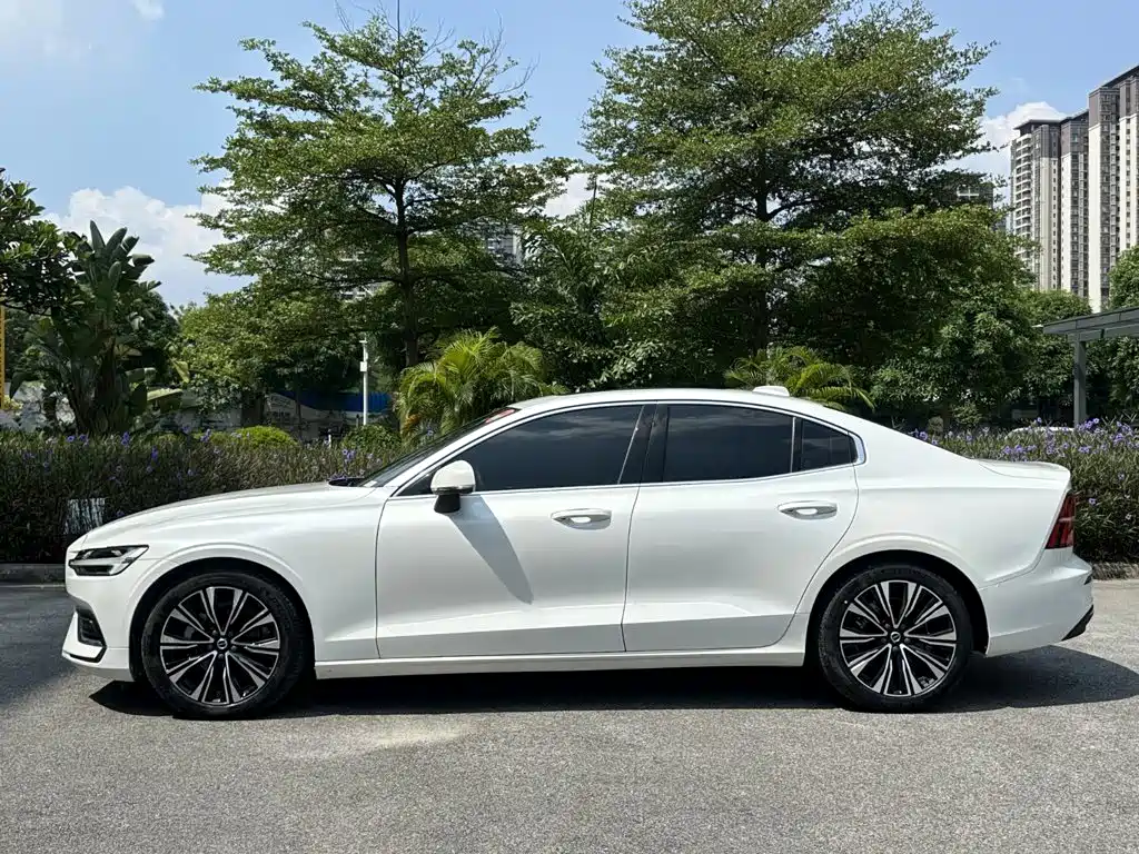 Volvo S60 — фото 3