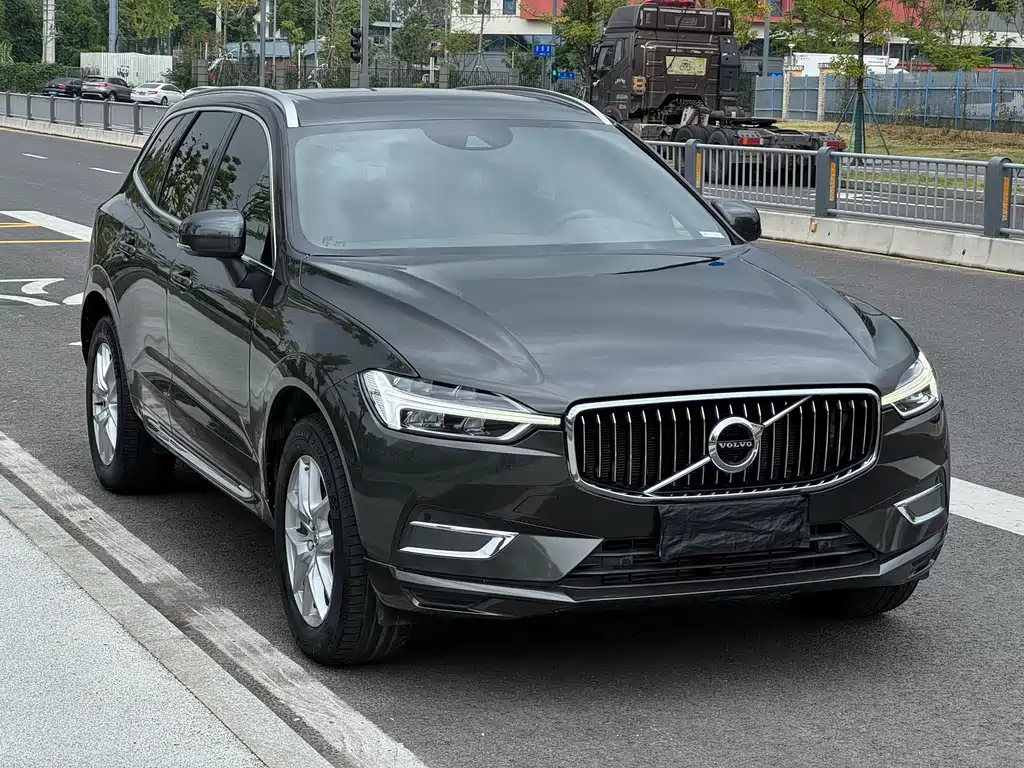 Volvo XC60 — фото 3
