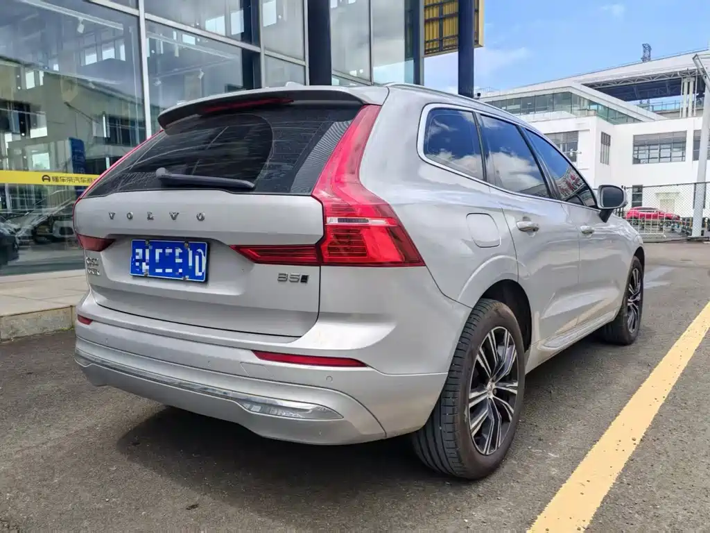 Volvo XC60 — фото 2