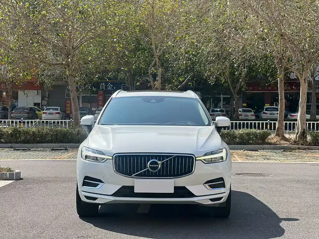 Volvo XC60 — фото 2
