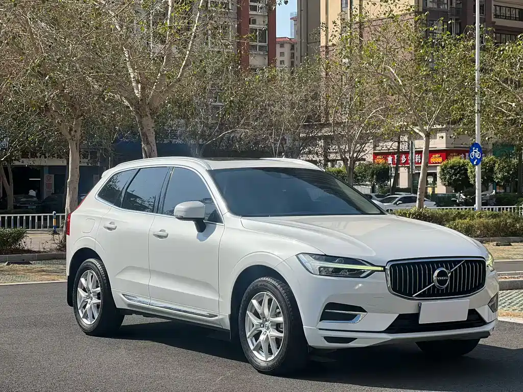 Volvo XC60 — фото 3