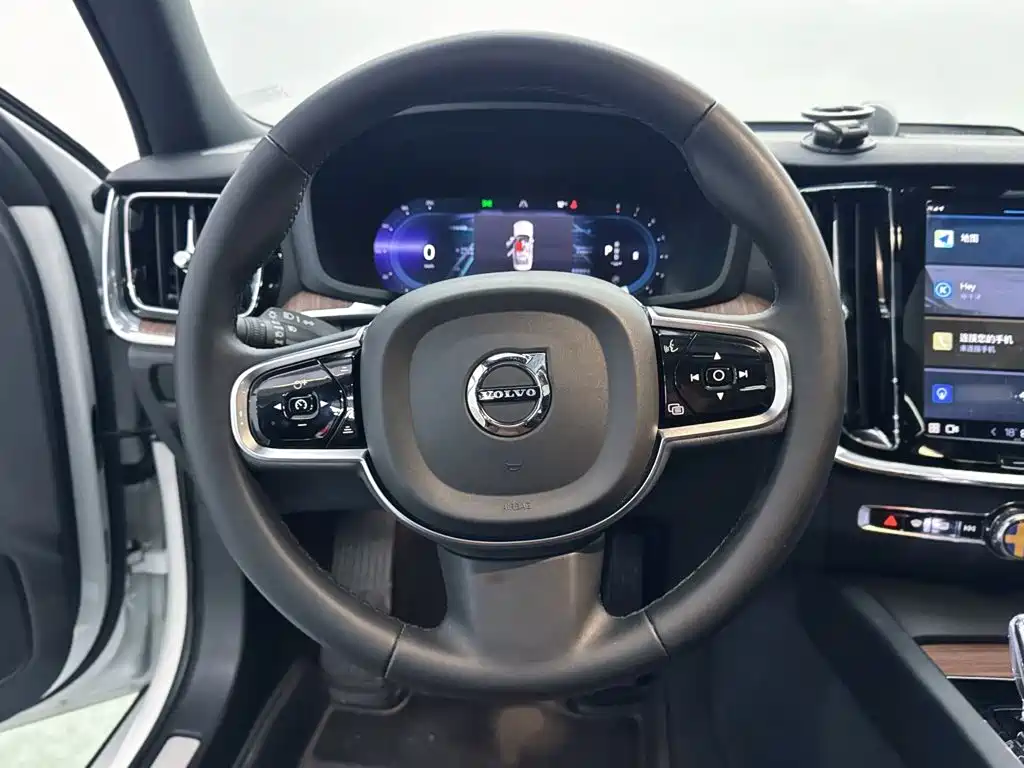 Volvo S60 — фото 14