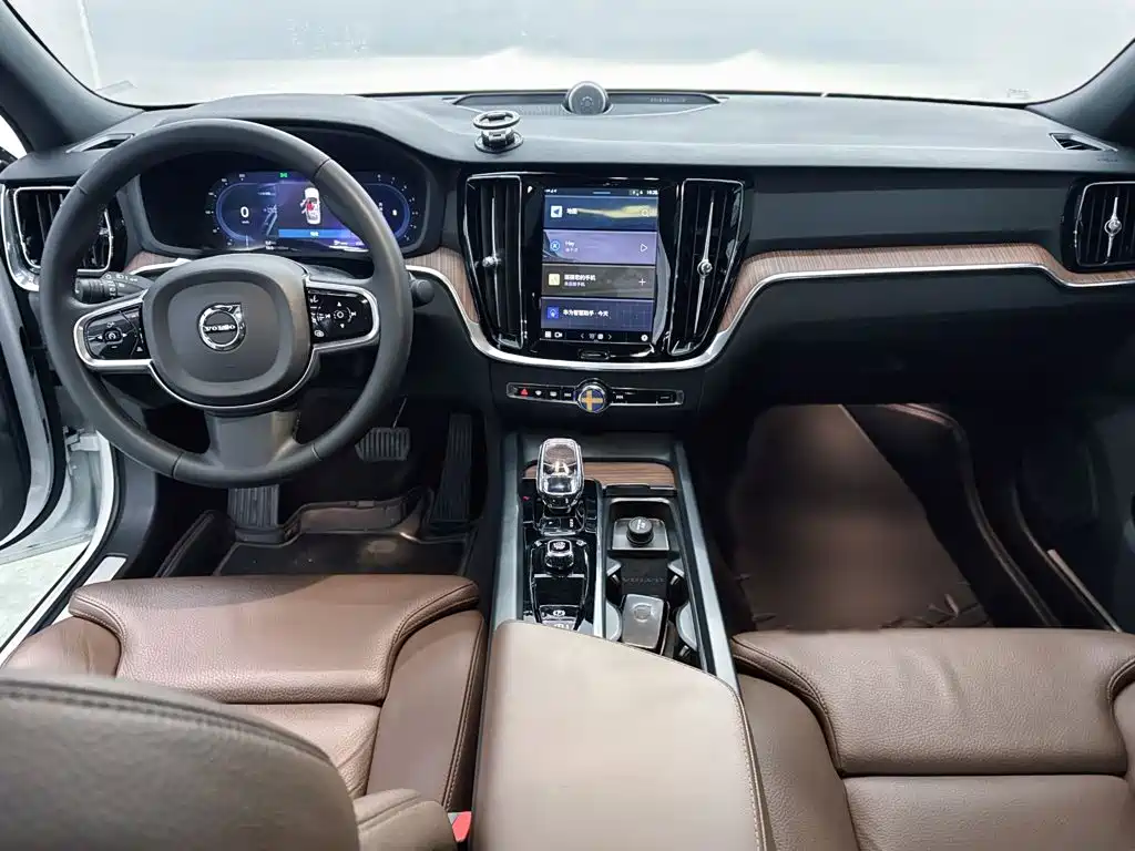 Volvo S60 — фото 18
