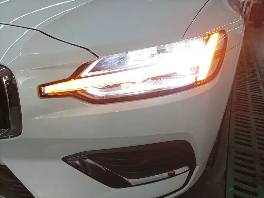 Volvo S60 — фото 19
