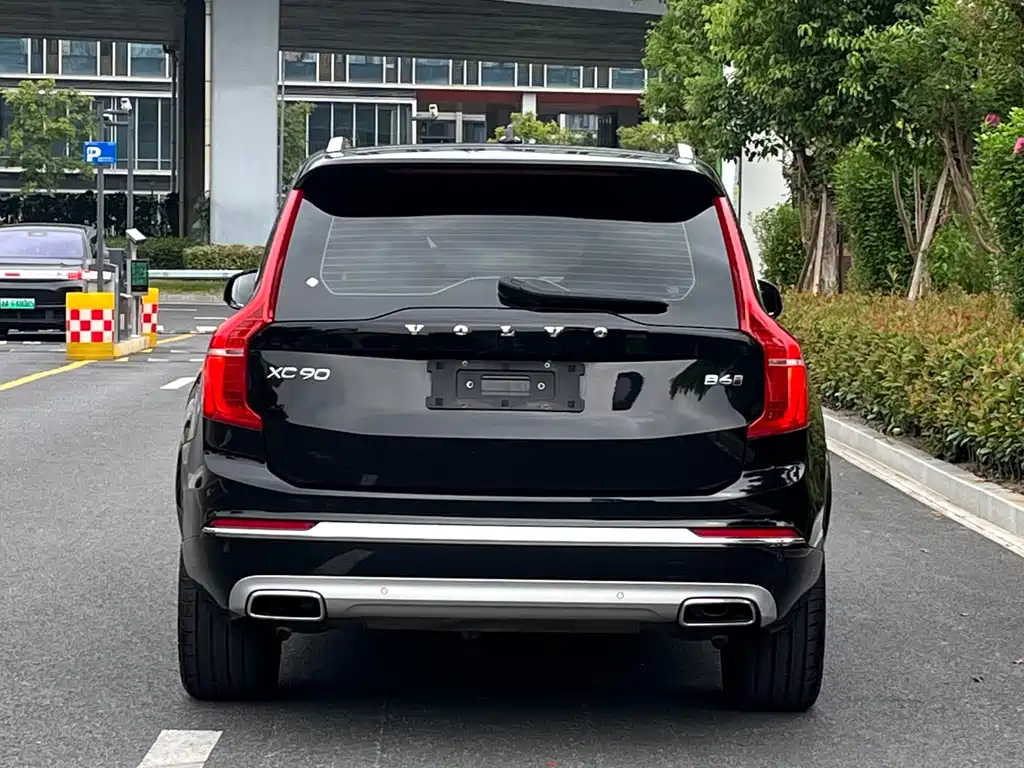 Volvo XC90 — фото 5