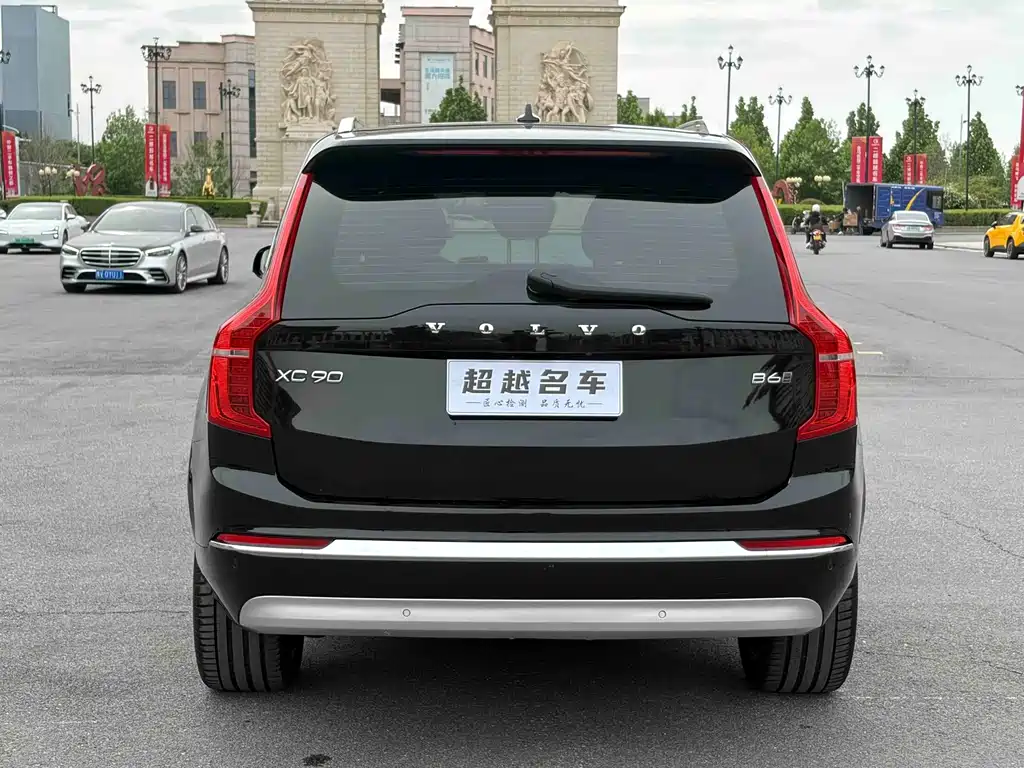 Volvo XC90 — фото 17