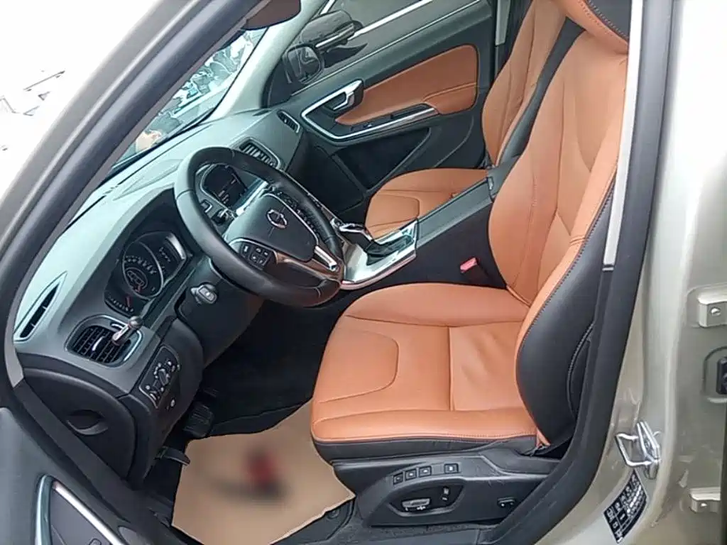 Volvo S60 — фото 15