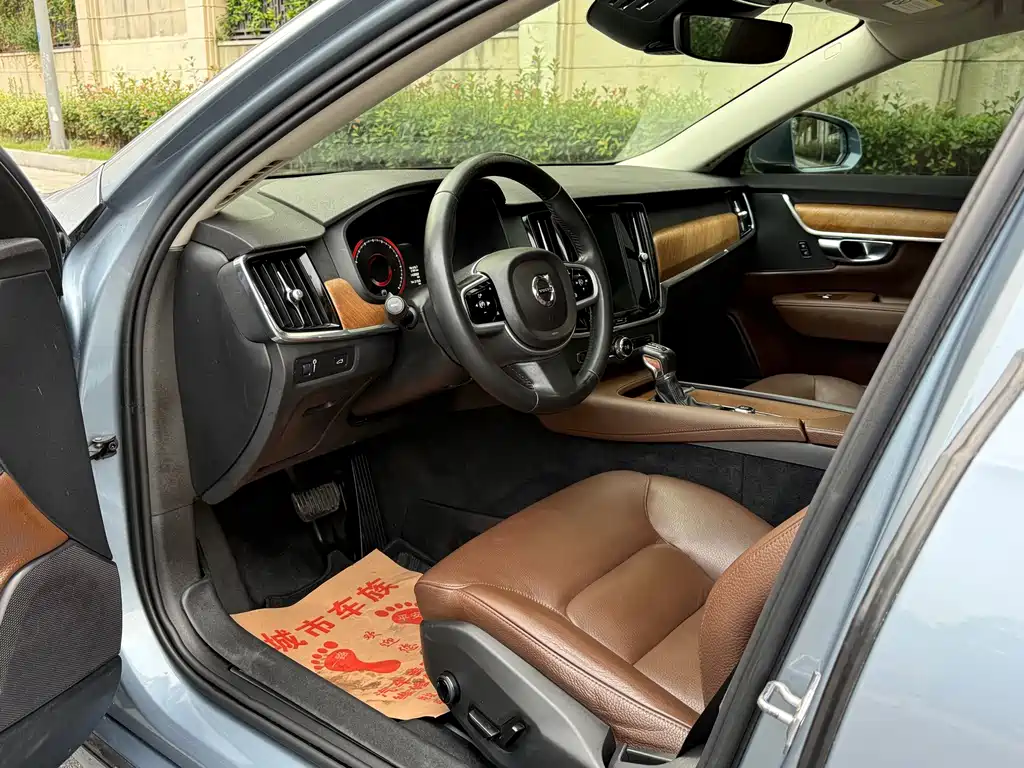 Volvo S90 — фото 11