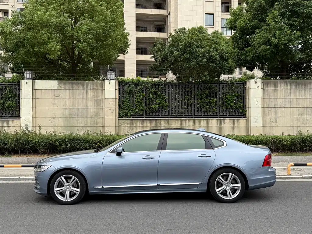 Volvo S90 — фото 5